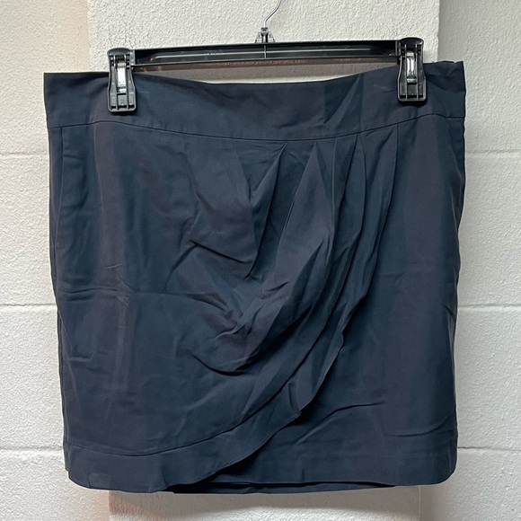 LOFT Navy Mini Skirt. Size 16 - Picture 1 of 4